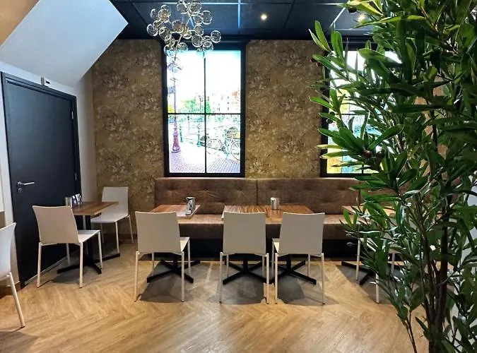 코넬리즈 암스테르담