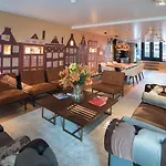 Cornelisz Hotel